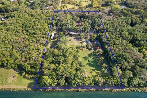 Villa ou maison à vendre à Homestead, Floride: 5 chambres, 327.67 m2 № 2171937 - photo 2
