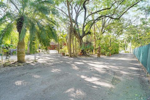 Villa ou maison à vendre à Homestead, Floride: 5 chambres, 327.67 m2 № 2171937 - photo 9