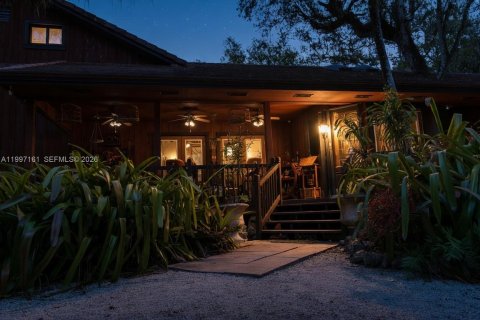 Villa ou maison à vendre à Homestead, Floride: 5 chambres, 327.67 m2 № 2171937 - photo 4
