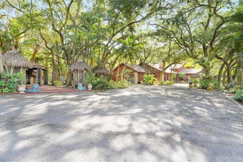 Villa ou maison à vendre à Homestead, Floride: 5 chambres, 327.67 m2 № 2171937 - photo 12