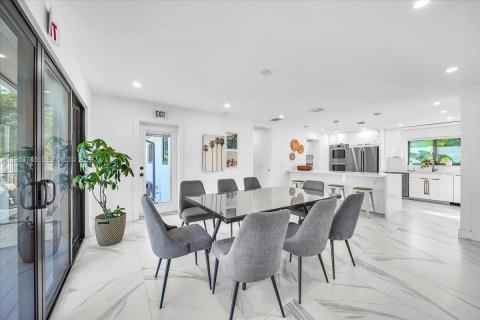 Купить виллу или дом в Холливуд, Флорида 4 спальни, 154.87м2, № 2008183 - фото 2