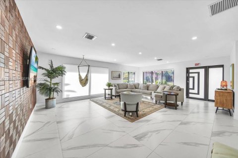 Купить виллу или дом в Холливуд, Флорида 4 спальни, 154.87м2, № 2008183 - фото 8