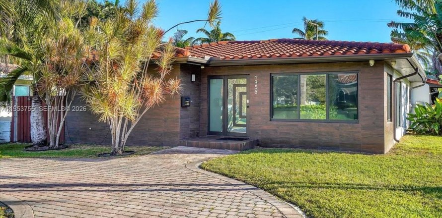 Дом в Холливуд, Флорида 4 спальни, 154.87м2 № 2008183