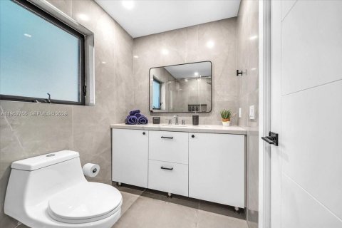 Купить виллу или дом в Холливуд, Флорида 4 спальни, 154.87м2, № 2008183 - фото 16