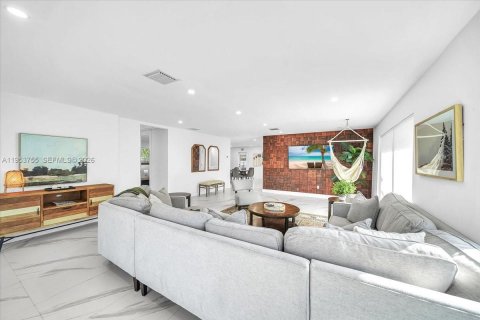 Купить виллу или дом в Холливуд, Флорида 4 спальни, 154.87м2, № 2008183 - фото 6