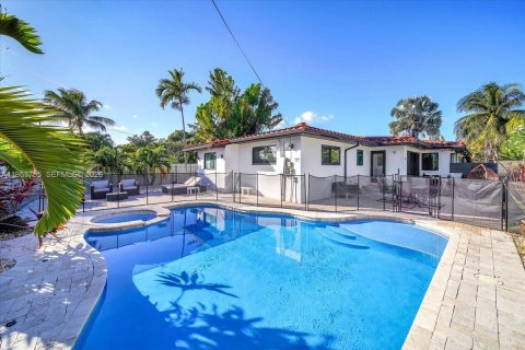 Купить виллу или дом в Холливуд, Флорида 4 спальни, 154.87м2, № 2008183 - фото 30