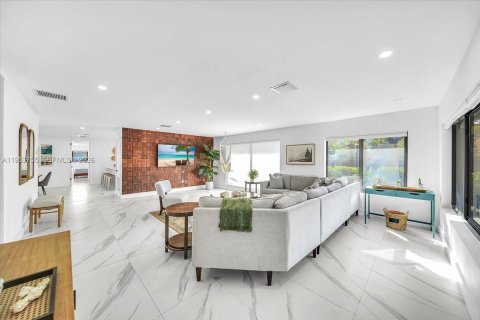 Купить виллу или дом в Холливуд, Флорида 4 спальни, 154.87м2, № 2008183 - фото 9