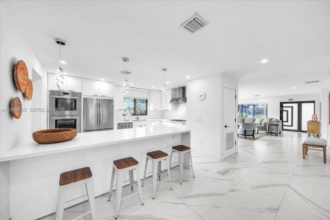 Купить виллу или дом в Холливуд, Флорида 4 спальни, 154.87м2, № 2008183 - фото 24