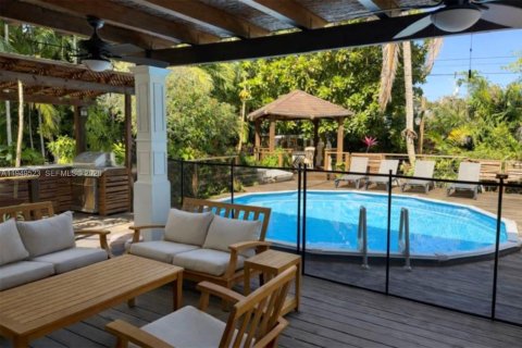 Снять в аренду виллу или дом в Майами, Флорида 3 спальни, 142.51м2, № 2005192 - фото 18