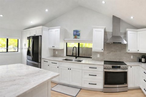 Снять в аренду виллу или дом в Майами, Флорида 3 спальни, 142.51м2, № 2005192 - фото 8