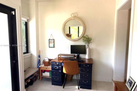 Снять в аренду виллу или дом в Майами, Флорида 3 спальни, 142.51м2, № 2005192 - фото 3