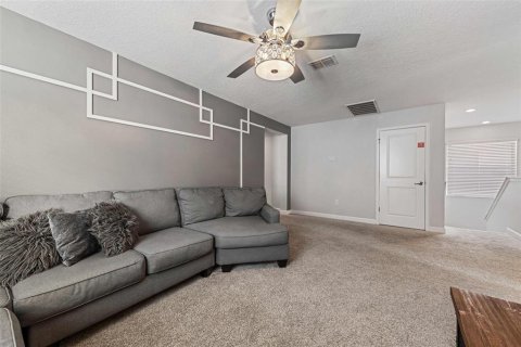 Casa en venta en Kissimmee, Florida, 6 dormitorios, 305.74 m2 № 1907402 - foto 19