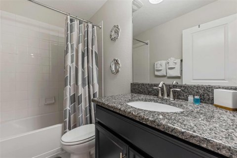 Casa en venta en Kissimmee, Florida, 6 dormitorios, 305.74 m2 № 1907402 - foto 25