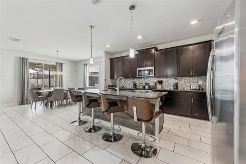 Casa en venta en Kissimmee, Florida, 6 dormitorios, 305.74 m2 № 1907402 - foto 4