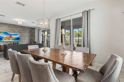 Casa en venta en Kissimmee, Florida, 6 dormitorios, 305.74 m2 № 1907402 - foto 14
