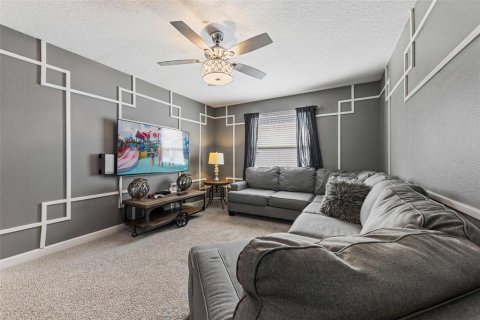 Casa en venta en Kissimmee, Florida, 6 dormitorios, 305.74 m2 № 1907402 - foto 12
