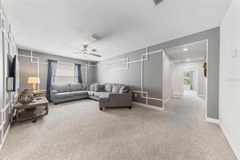 Casa en venta en Kissimmee, Florida, 6 dormitorios, 305.74 m2 № 1907402 - foto 21