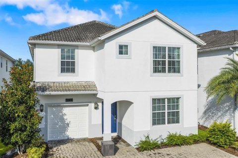 Casa en venta en Kissimmee, Florida, 6 dormitorios, 305.74 m2 № 1907402 - foto 1