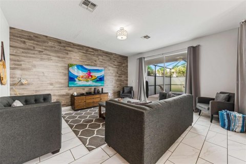 Casa en venta en Kissimmee, Florida, 6 dormitorios, 305.74 m2 № 1907402 - foto 11