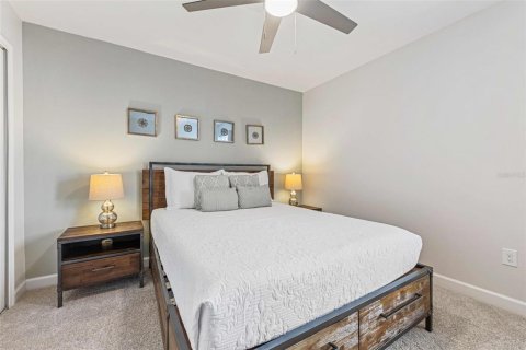 Casa en venta en Kissimmee, Florida, 6 dormitorios, 305.74 m2 № 1907402 - foto 27