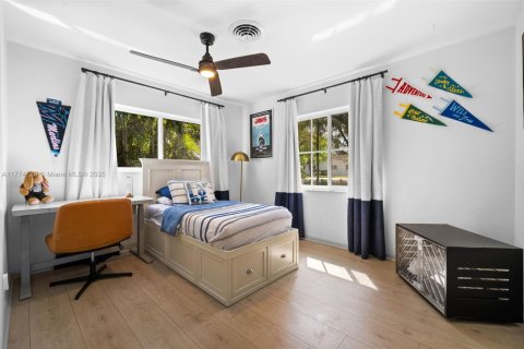 House in Palmetto Bay, Florida 5 bedrooms, 222.59 sq.m. № 1726300 - photo 23