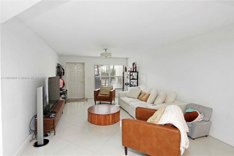 Купить кондоминиум в Дорал, Флорида 3 спальни, 204.94м2, № 1872568 - фото 8