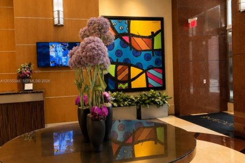 Condominio en alquiler en Miami, Florida, 1 dormitorio, 74.51 m2 № 2084907 - foto 11