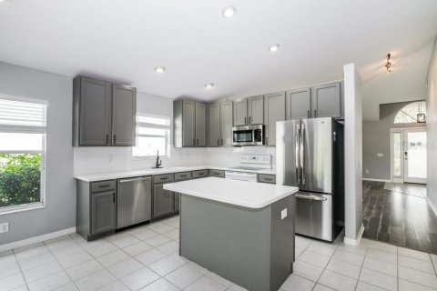 Villa ou maison à louer à New Port Richey, Floride: 3 chambres, 188.78 m2 № 2408104 - photo 6