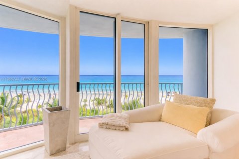 Купить кондоминиум в Майами-Бич, Флорида 3 спальни, 215.53м2, № 2046568 - фото 12