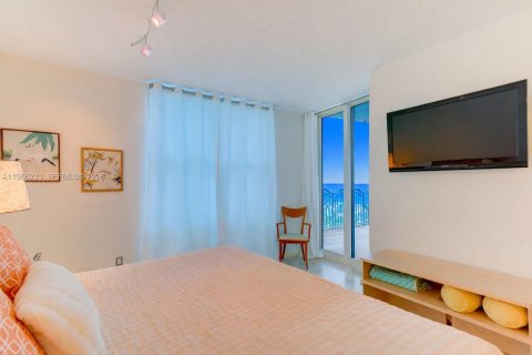 Купить кондоминиум в Майами-Бич, Флорида 3 спальни, 215.53м2, № 2046568 - фото 26