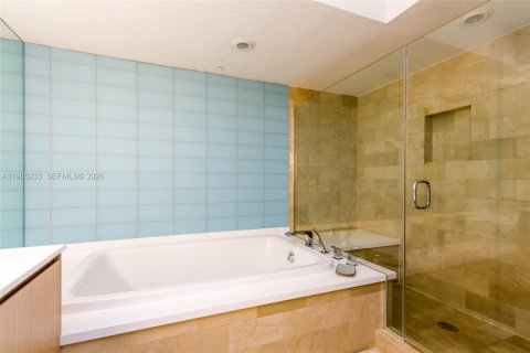 Купить кондоминиум в Майами-Бич, Флорида 3 спальни, 215.53м2, № 2046568 - фото 16