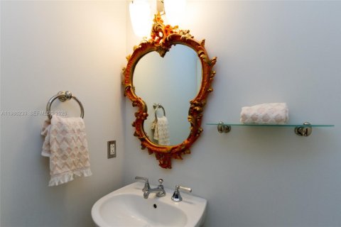 Купить кондоминиум в Майами-Бич, Флорида 3 спальни, 215.53м2, № 2046568 - фото 19