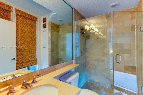 Купить кондоминиум в Майами-Бич, Флорида 3 спальни, 215.53м2, № 2046568 - фото 17