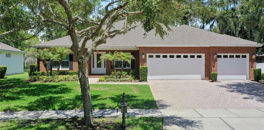 House in Winter Garden, Florida 4 bedrooms, 326.27 sq.m. № 2091704