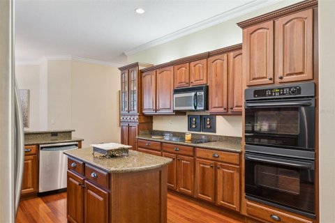 House in Winter Garden, Florida 4 bedrooms, 326.27 sq.m. № 2091704 - photo 20