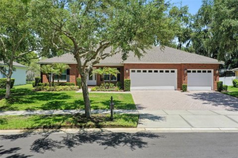 House in Winter Garden, Florida 4 bedrooms, 326.27 sq.m. № 2091704 - photo 2