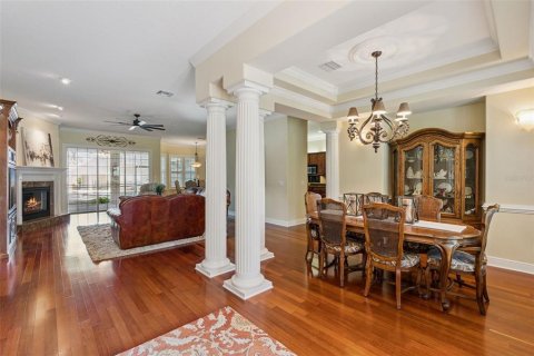 House in Winter Garden, Florida 4 bedrooms, 326.27 sq.m. № 2091704 - photo 5