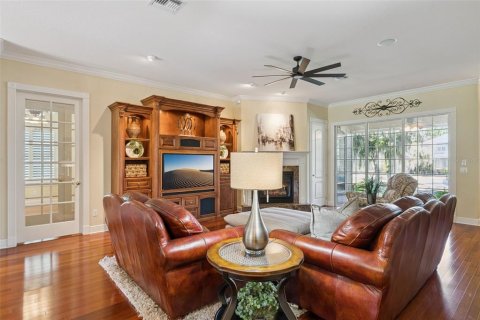 House in Winter Garden, Florida 4 bedrooms, 326.27 sq.m. № 2091704 - photo 10