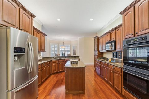House in Winter Garden, Florida 4 bedrooms, 326.27 sq.m. № 2091704 - photo 17
