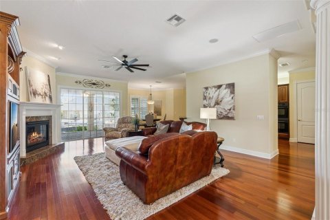 House in Winter Garden, Florida 4 bedrooms, 326.27 sq.m. № 2091704 - photo 9
