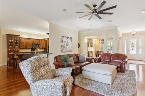 House in Winter Garden, Florida 4 bedrooms, 326.27 sq.m. № 2091704 - photo 12