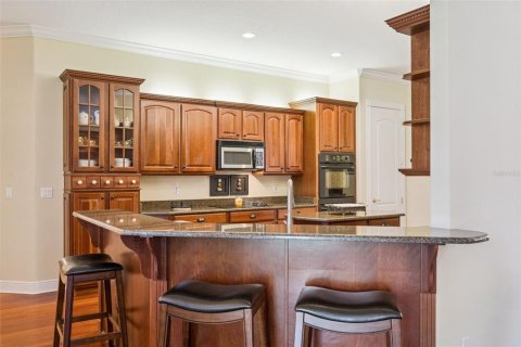 House in Winter Garden, Florida 4 bedrooms, 326.27 sq.m. № 2091704 - photo 14