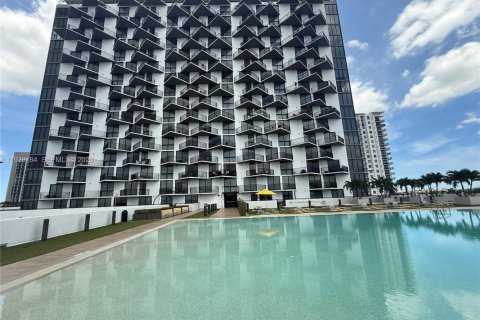 Condo à Doral, Floride, 2 chambres  № 1996813