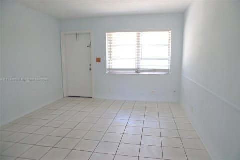 Commercial property in Fort Lauderdale, Florida 237.83 sq.m. № 1697064 - photo 28