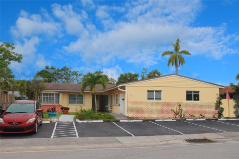 Commercial property in Fort Lauderdale, Florida 237.83 sq.m. № 1697064 - photo 1