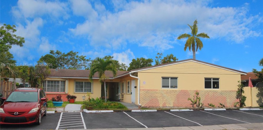 Commercial property in Fort Lauderdale, Florida 237.83 sq.m. № 1697064