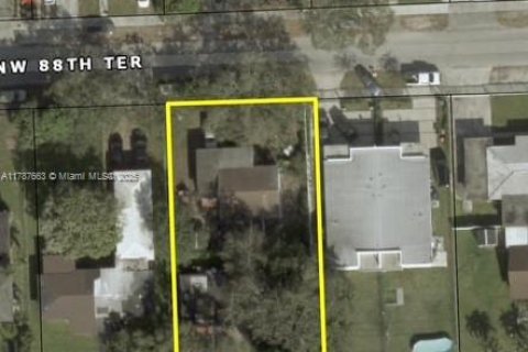Commercial property in Miami, Florida 181.16 sq.m. № 1957917 - photo 4