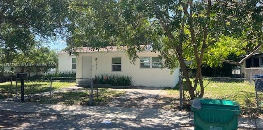 Commercial property in Miami, Florida 181.16 sq.m. № 1957917