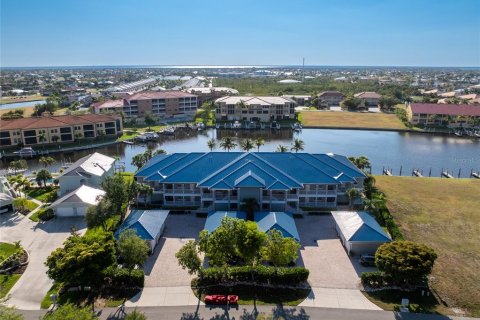 Copropriété à vendre à Punta Gorda, Floride: 3 chambres, 155.15 m2 № 2235975 - photo 2