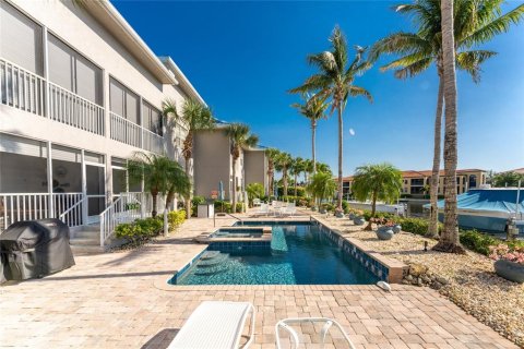 Copropriété à vendre à Punta Gorda, Floride: 3 chambres, 155.15 m2 № 2235975 - photo 15